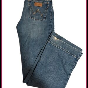 Wrangler women’s  Straight Blue Jeans